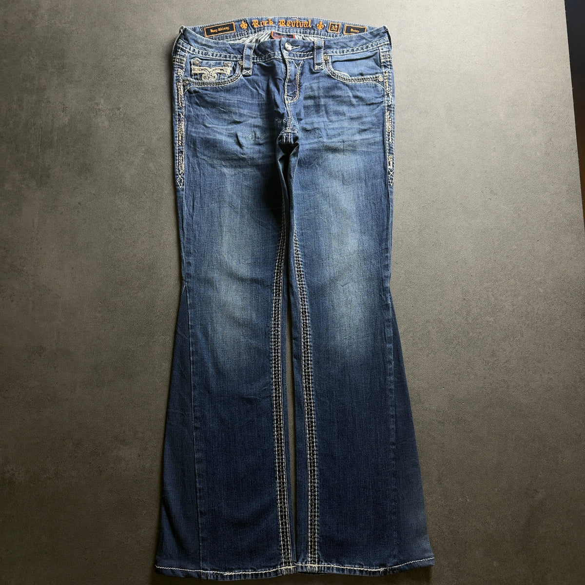 ROCK REVIVAL BOOTCUT JEANS (Größe M)